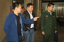 县消防大队指导公司安全工作